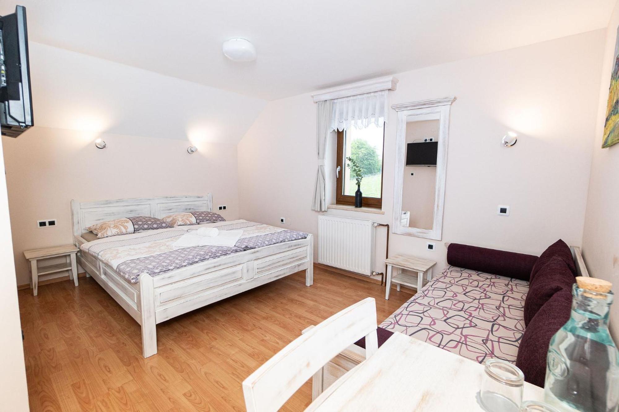 Zelena Oaza - B&B Miklavz pri Ormozu Exteriör bild